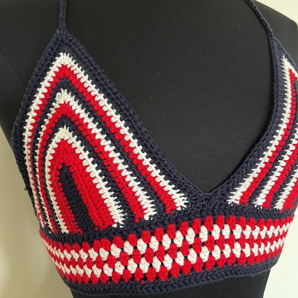 F21 Triangle Knit Top - Picture 2 of 5